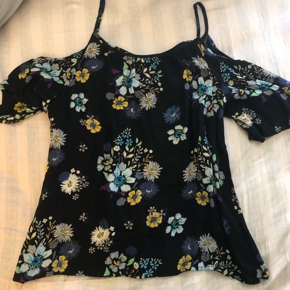 floral top - Picture 1 of 1